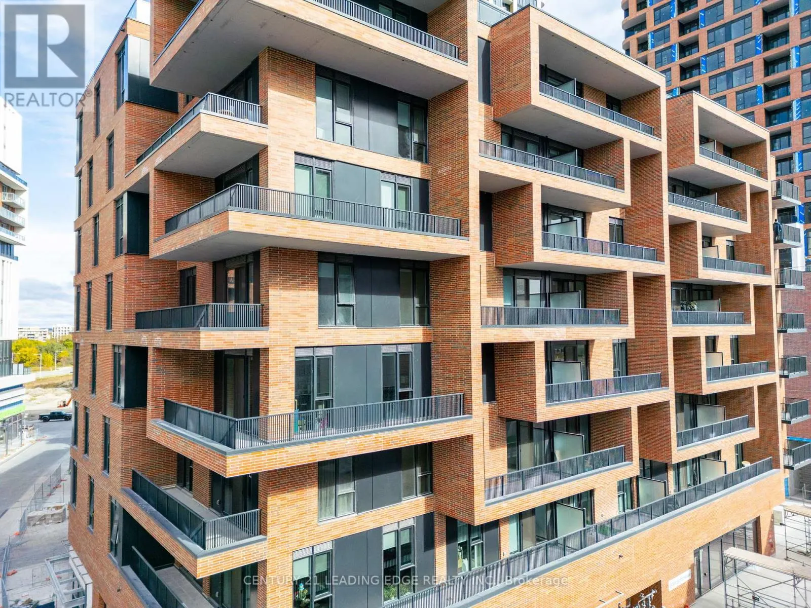 922 - 38 SIMCOE PROMENADE