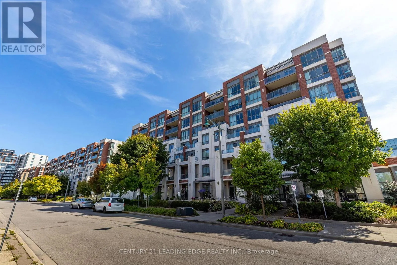 505 - 21 UPPER DUKE CRESCENT