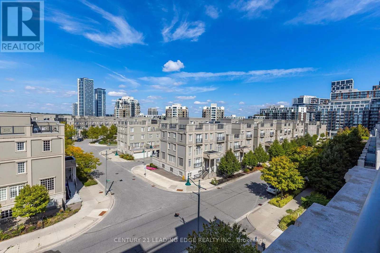 505 - 21 UPPER DUKE CRESCENT