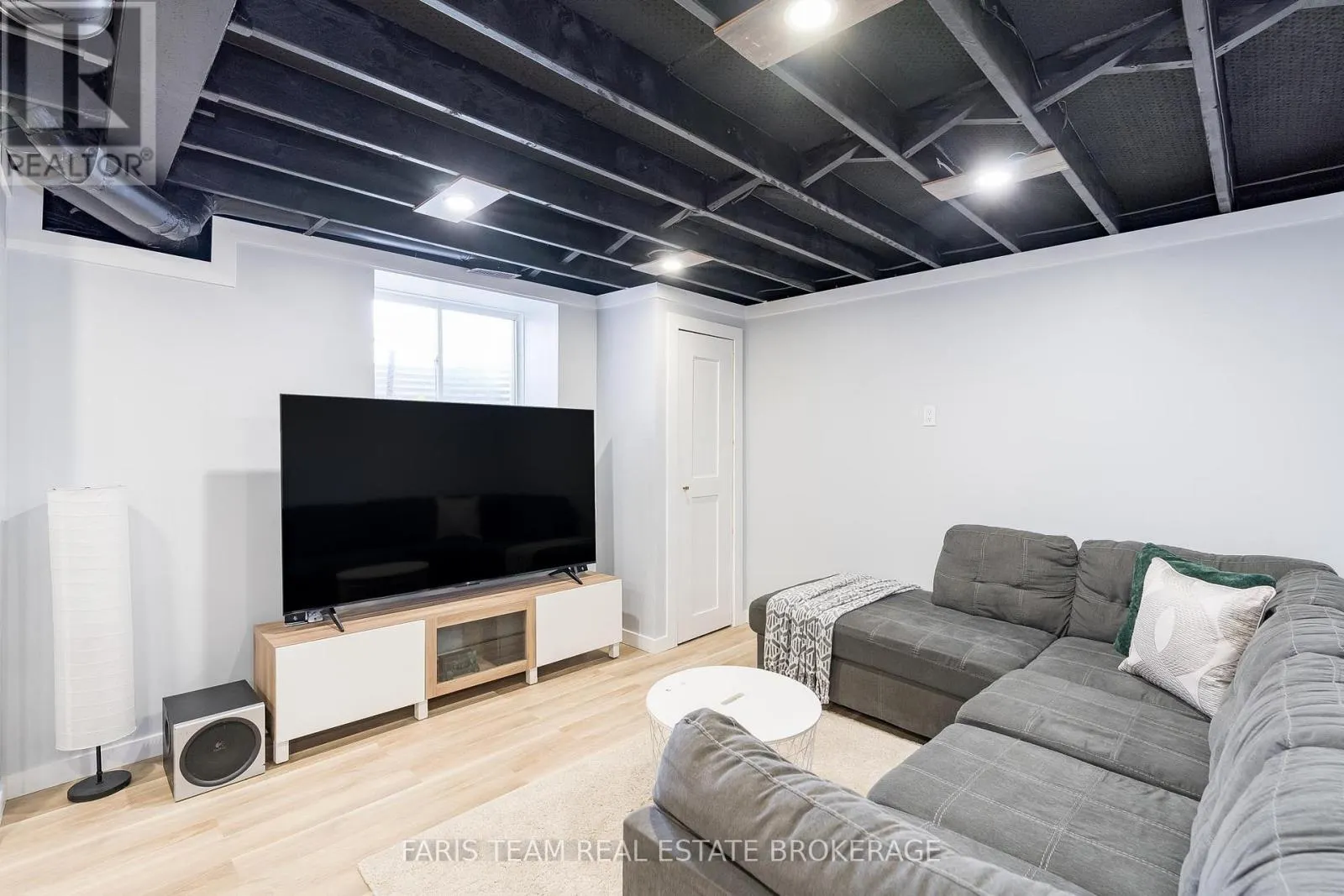 65 KINGSMERE CRESCENT