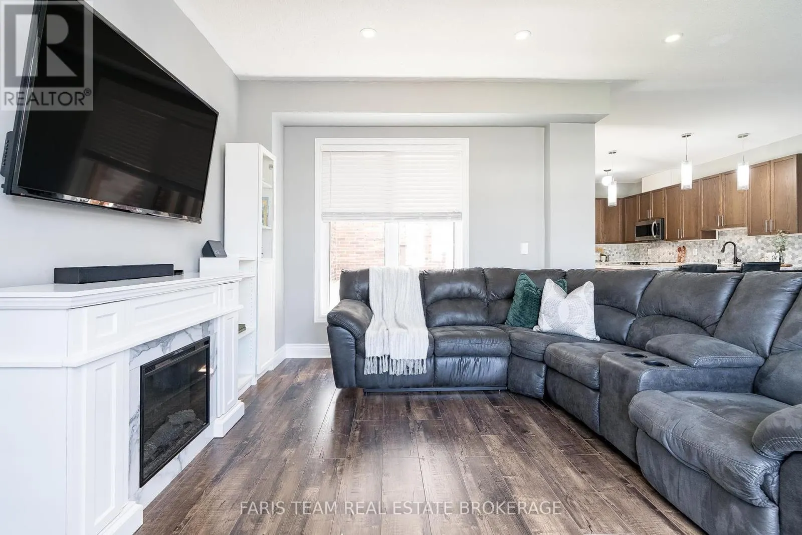 65 KINGSMERE CRESCENT
