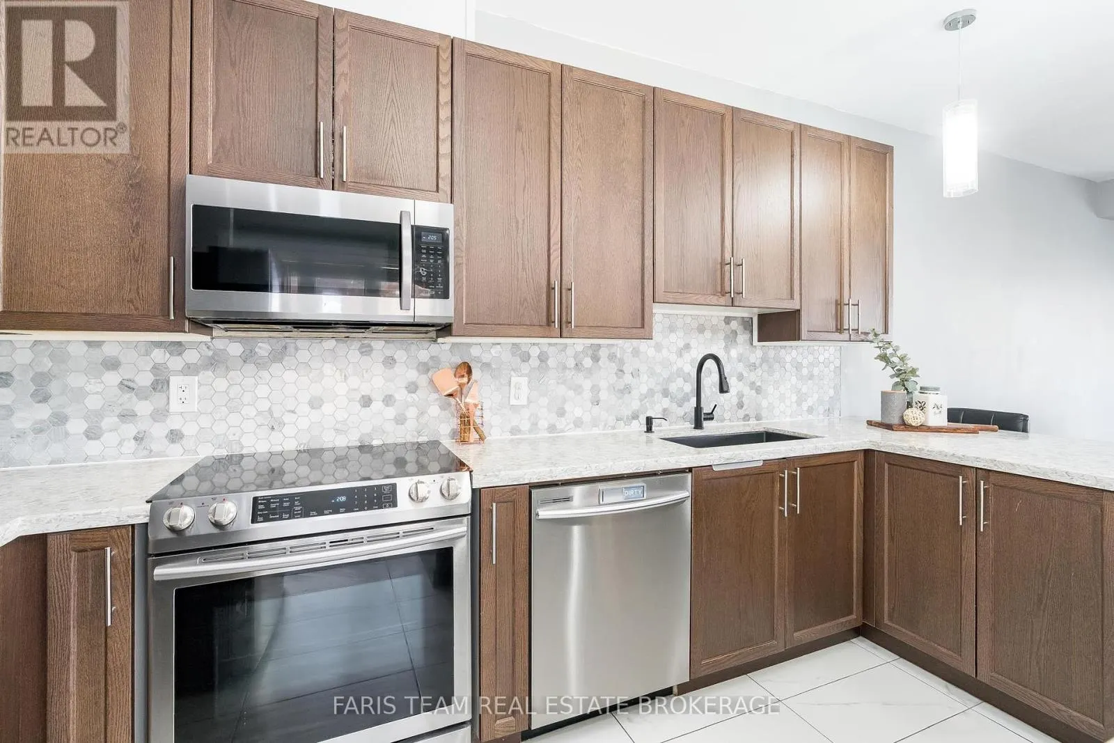 65 KINGSMERE CRESCENT