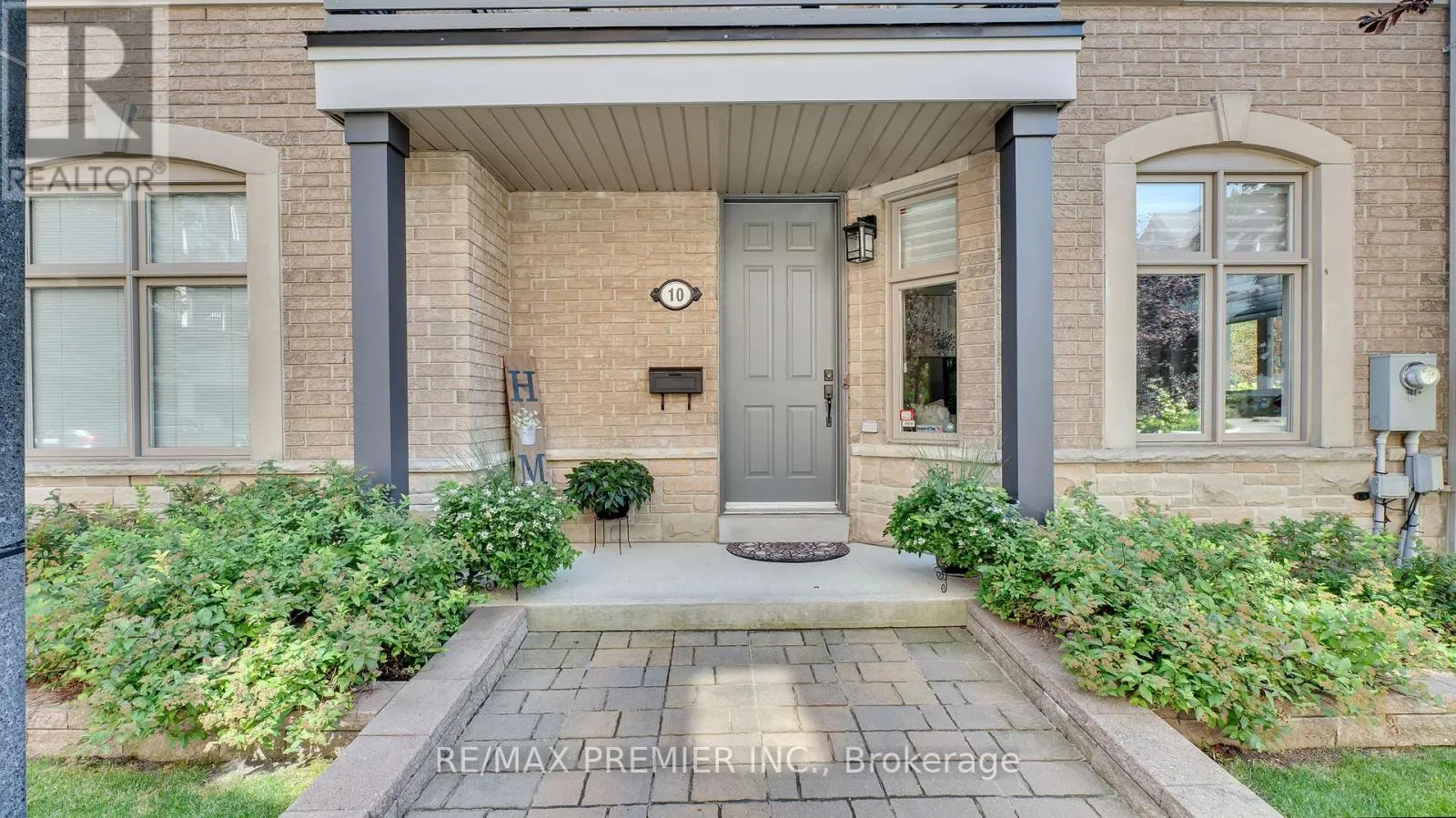 10 HENRY PETERS LANE