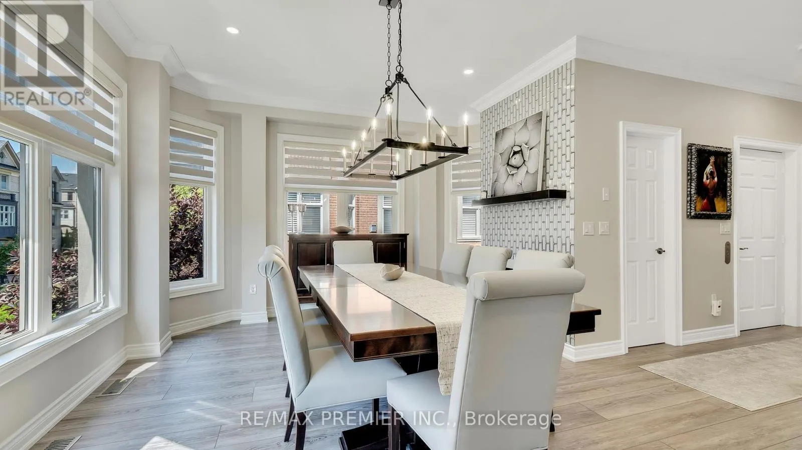 10 HENRY PETERS LANE