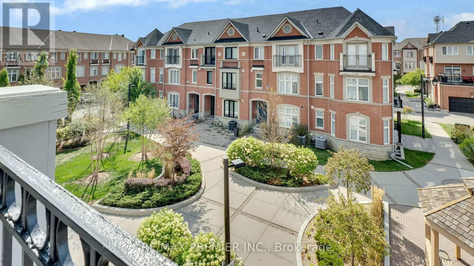 10 HENRY PETERS LANE