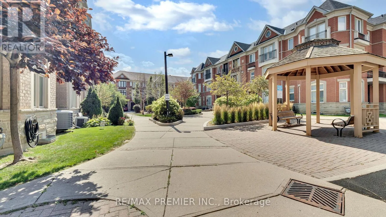 10 HENRY PETERS LANE