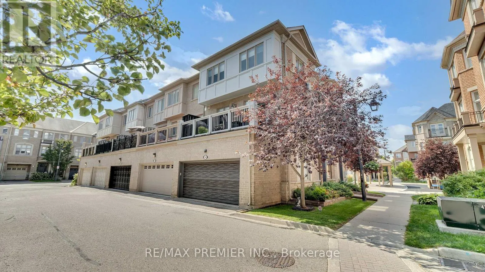 10 HENRY PETERS LANE