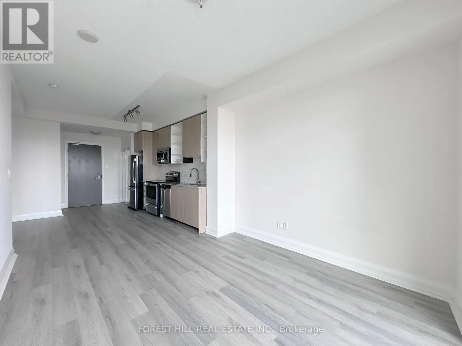 2722 - 7161 YONGE STREET