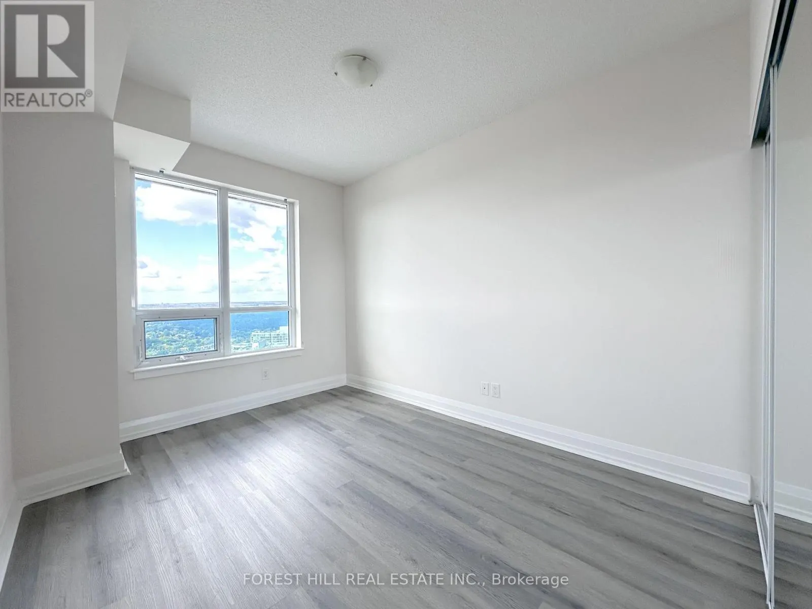 2722 - 7161 YONGE STREET