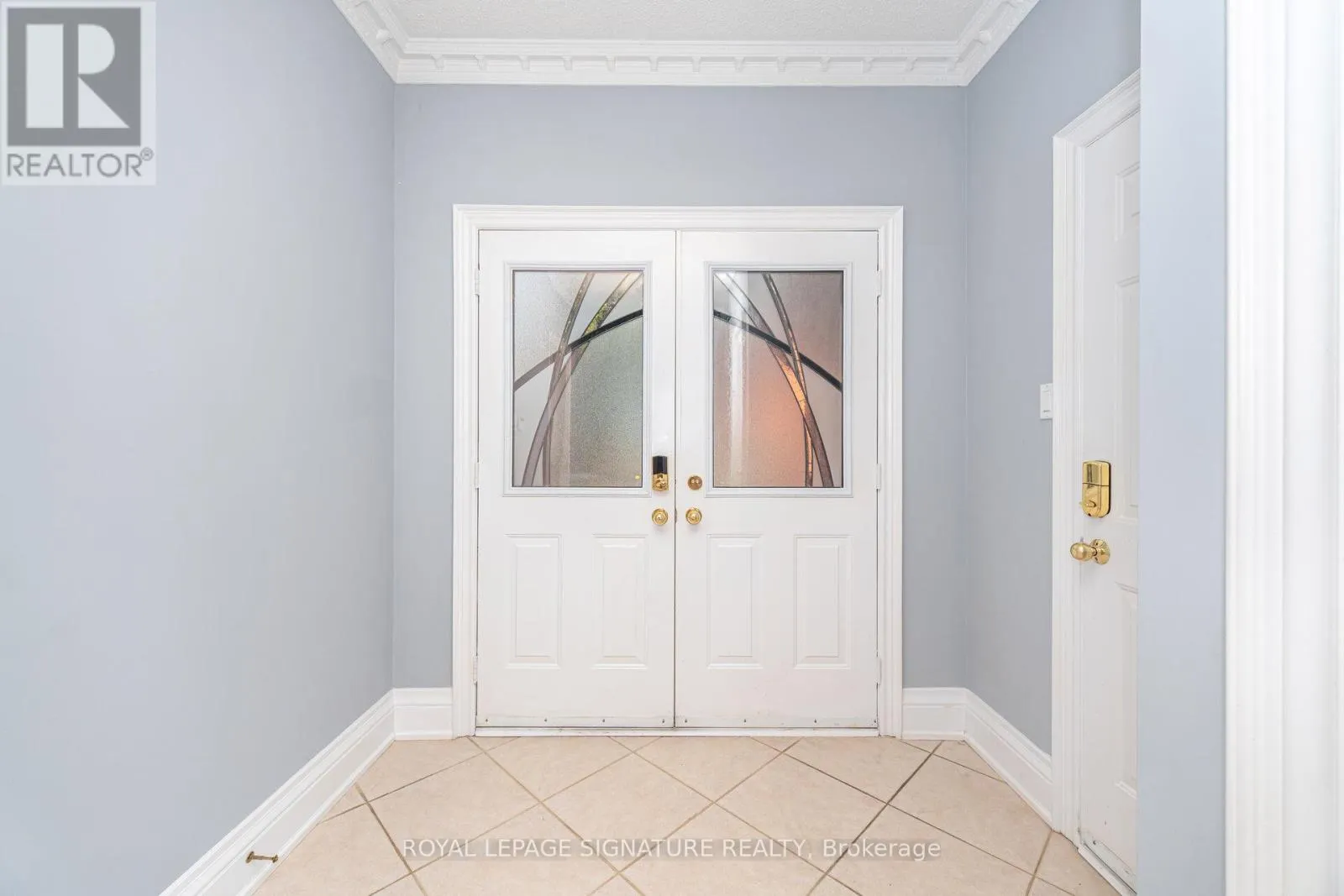 15 WATER GARDEN LANE