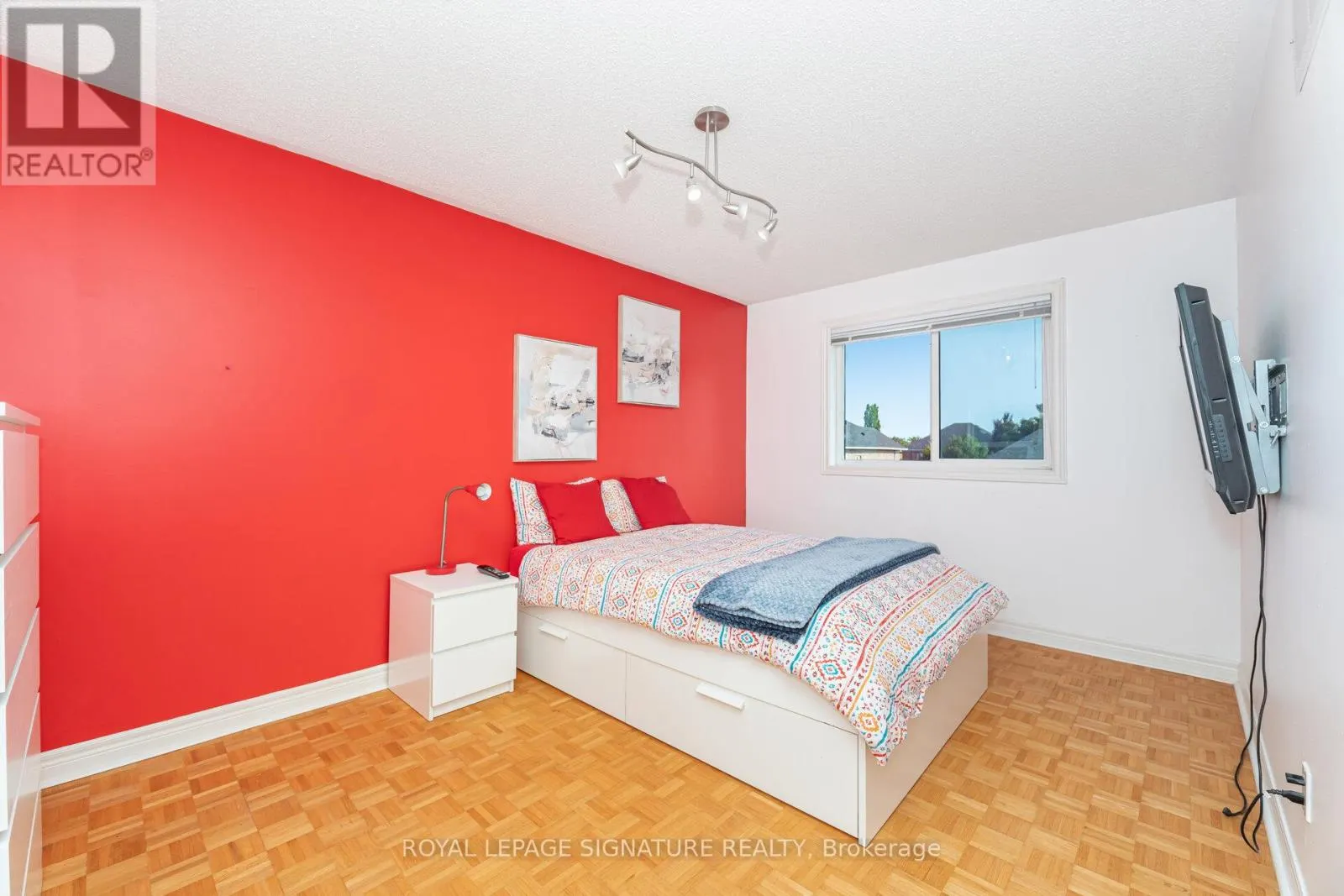 15 WATER GARDEN LANE