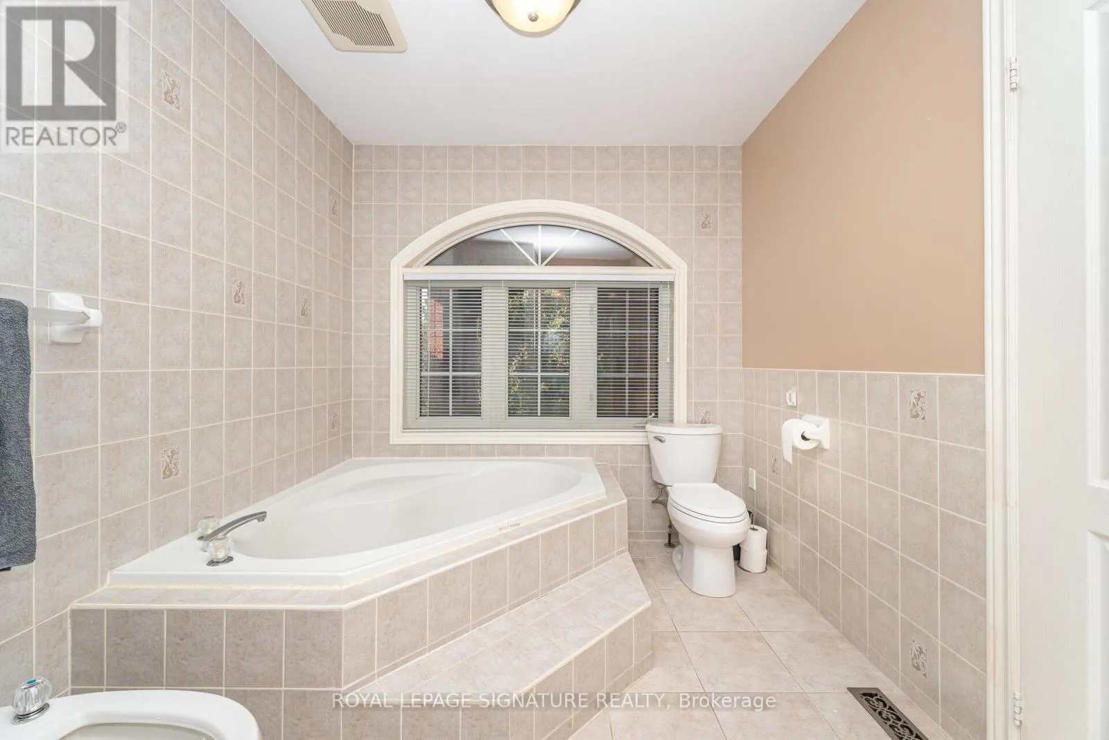15 WATER GARDEN LANE