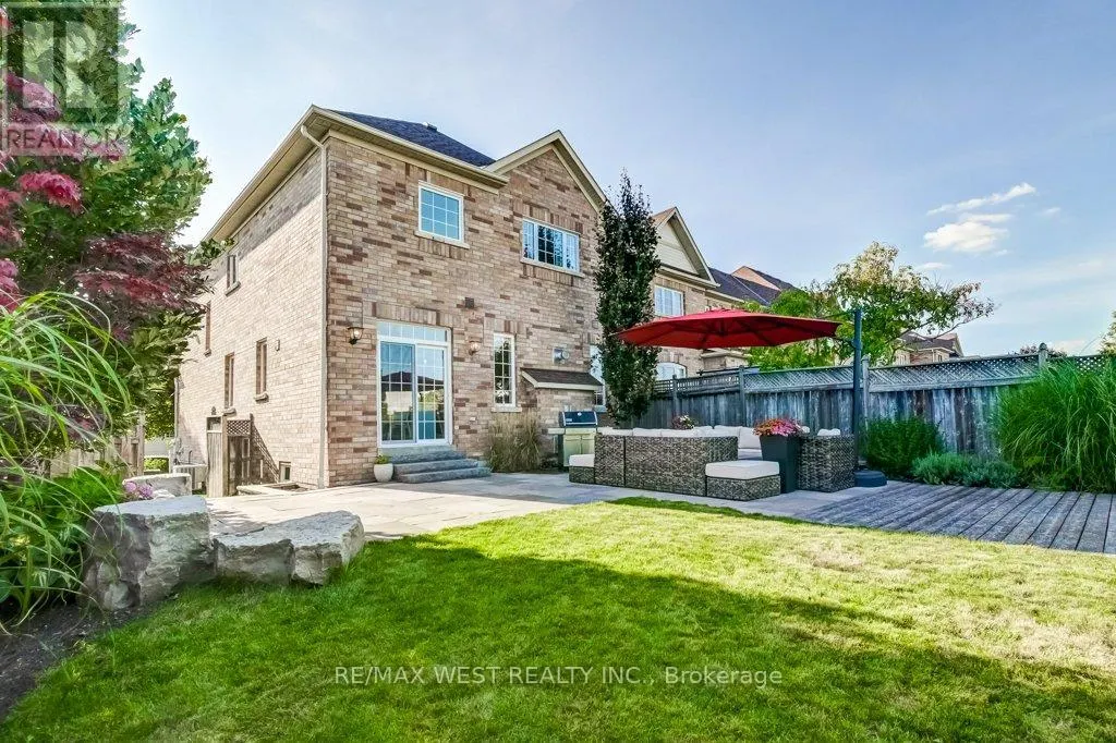 31 WATKINS GLEN CRESCENT
