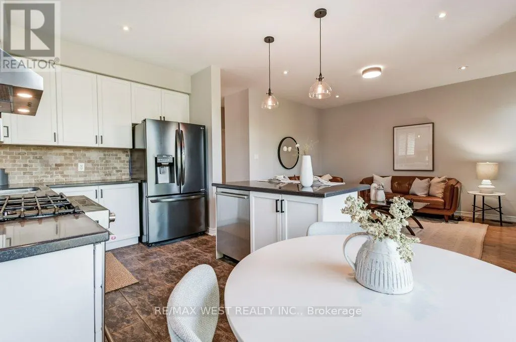 31 WATKINS GLEN CRESCENT