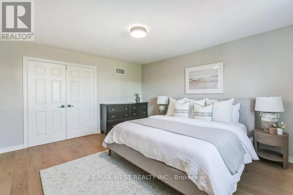 31 WATKINS GLEN CRESCENT