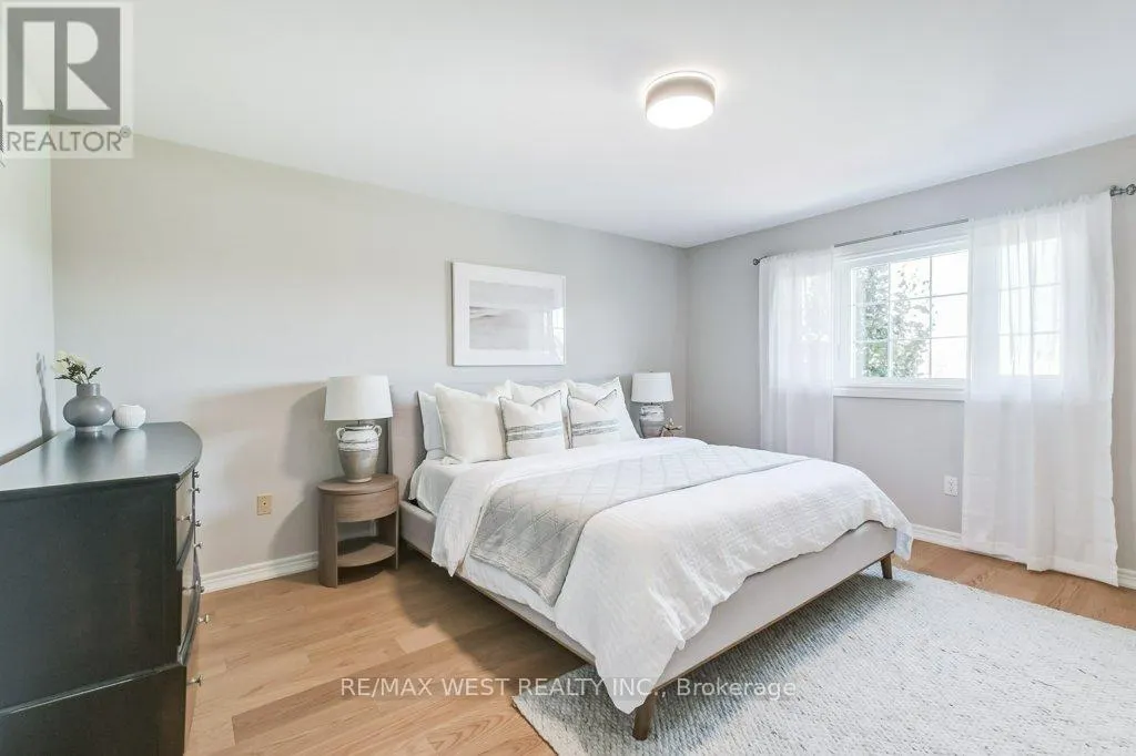 31 WATKINS GLEN CRESCENT