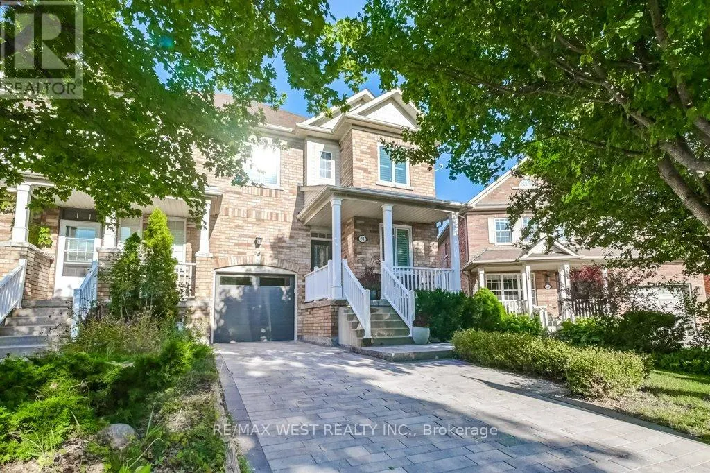 31 WATKINS GLEN CRESCENT
