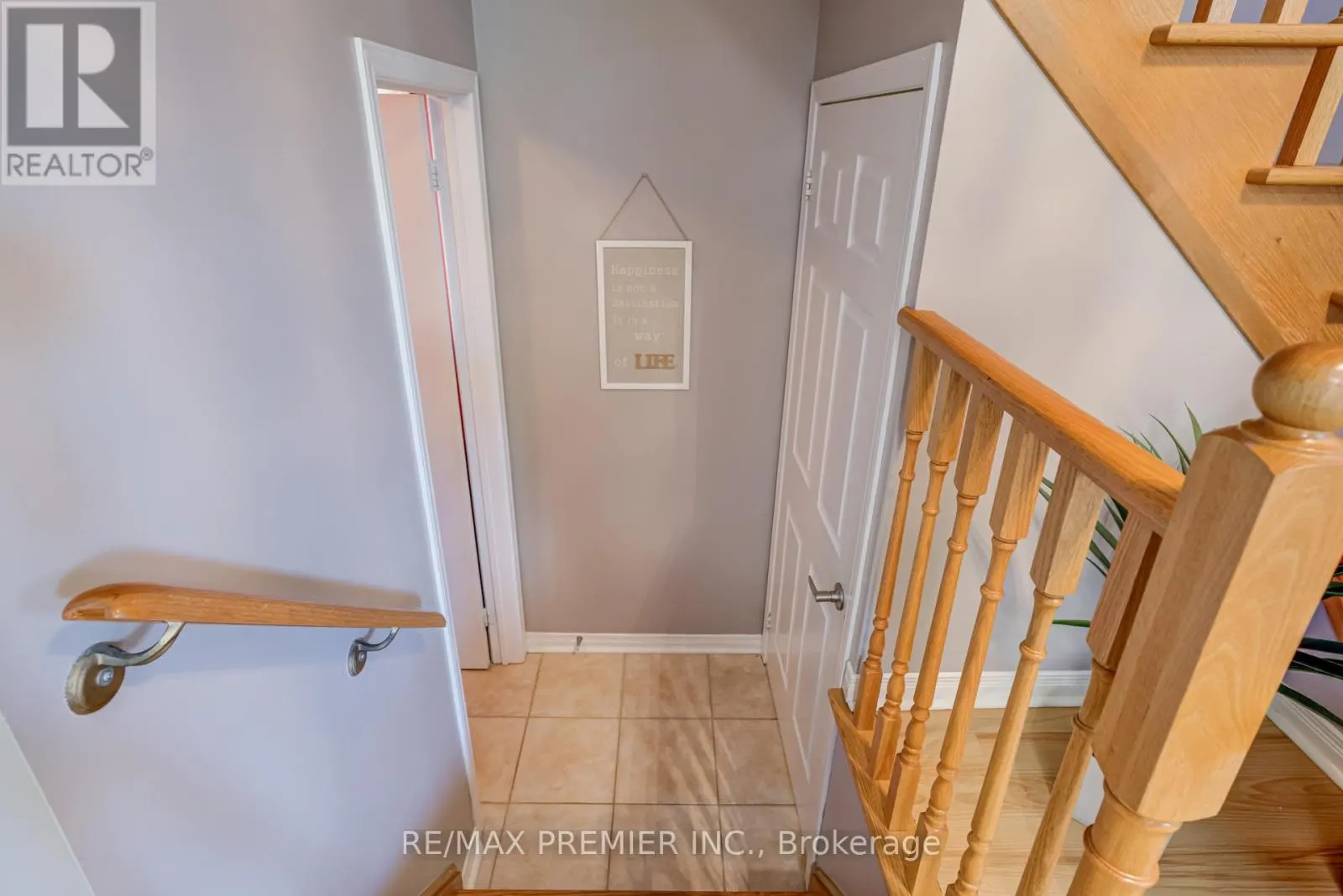 89 RONAN CRESCENT