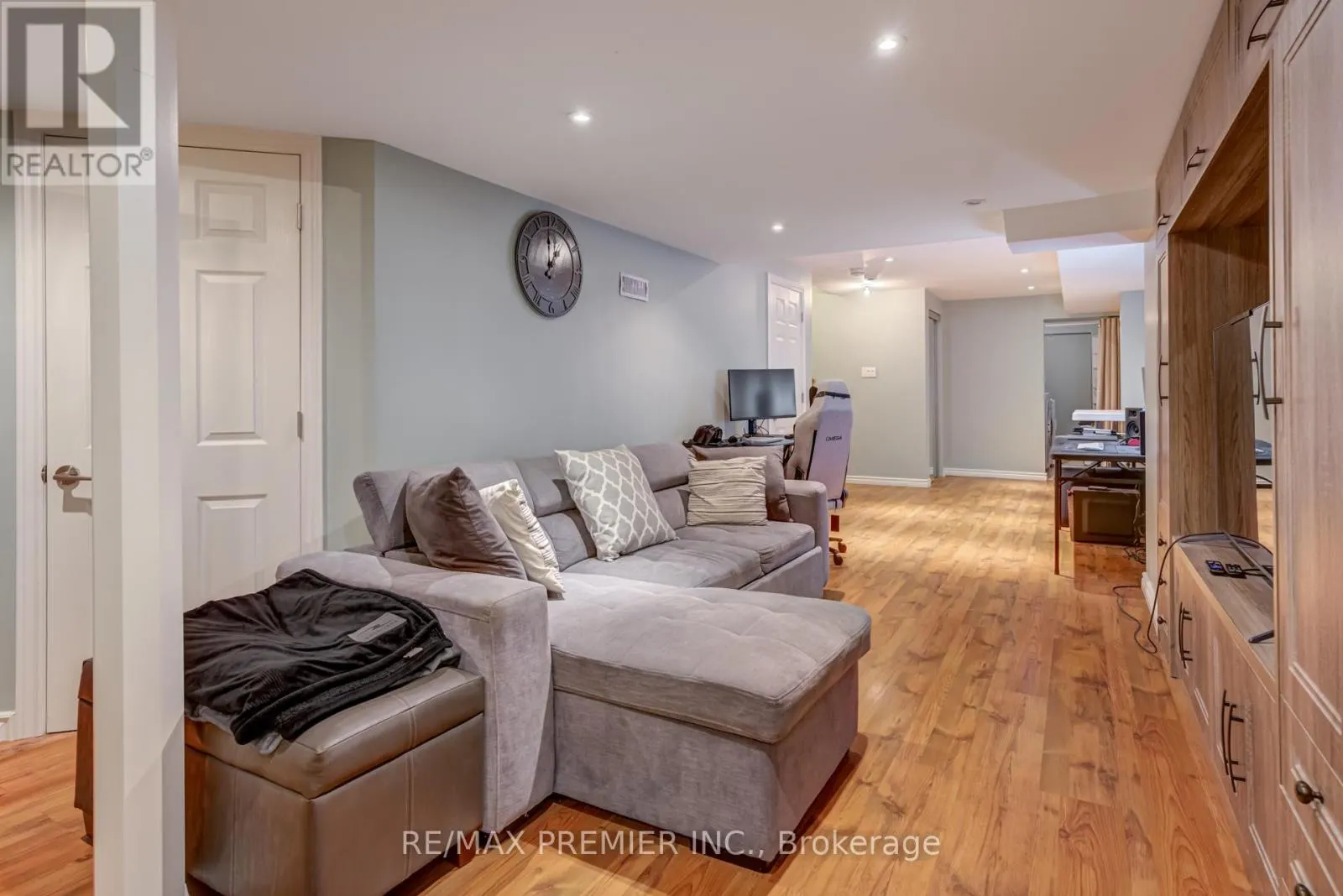 89 RONAN CRESCENT
