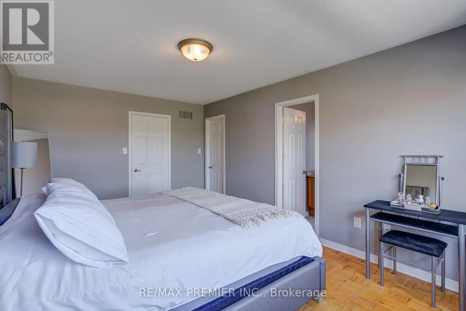 89 RONAN CRESCENT