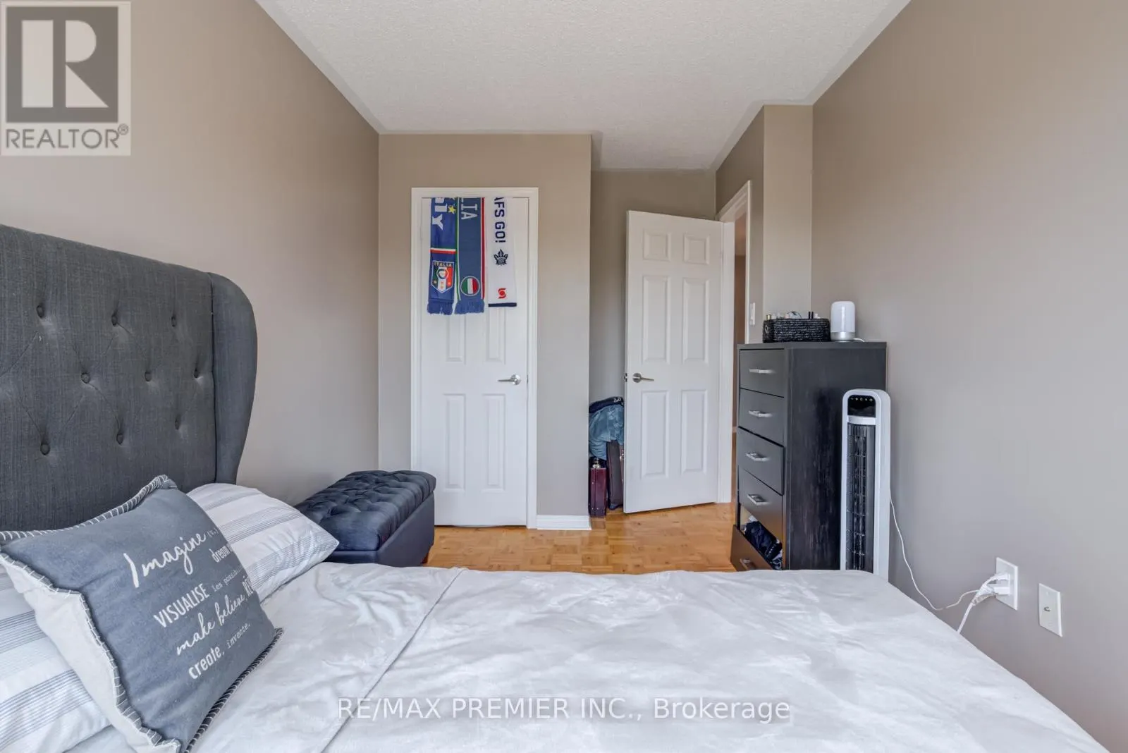 89 RONAN CRESCENT