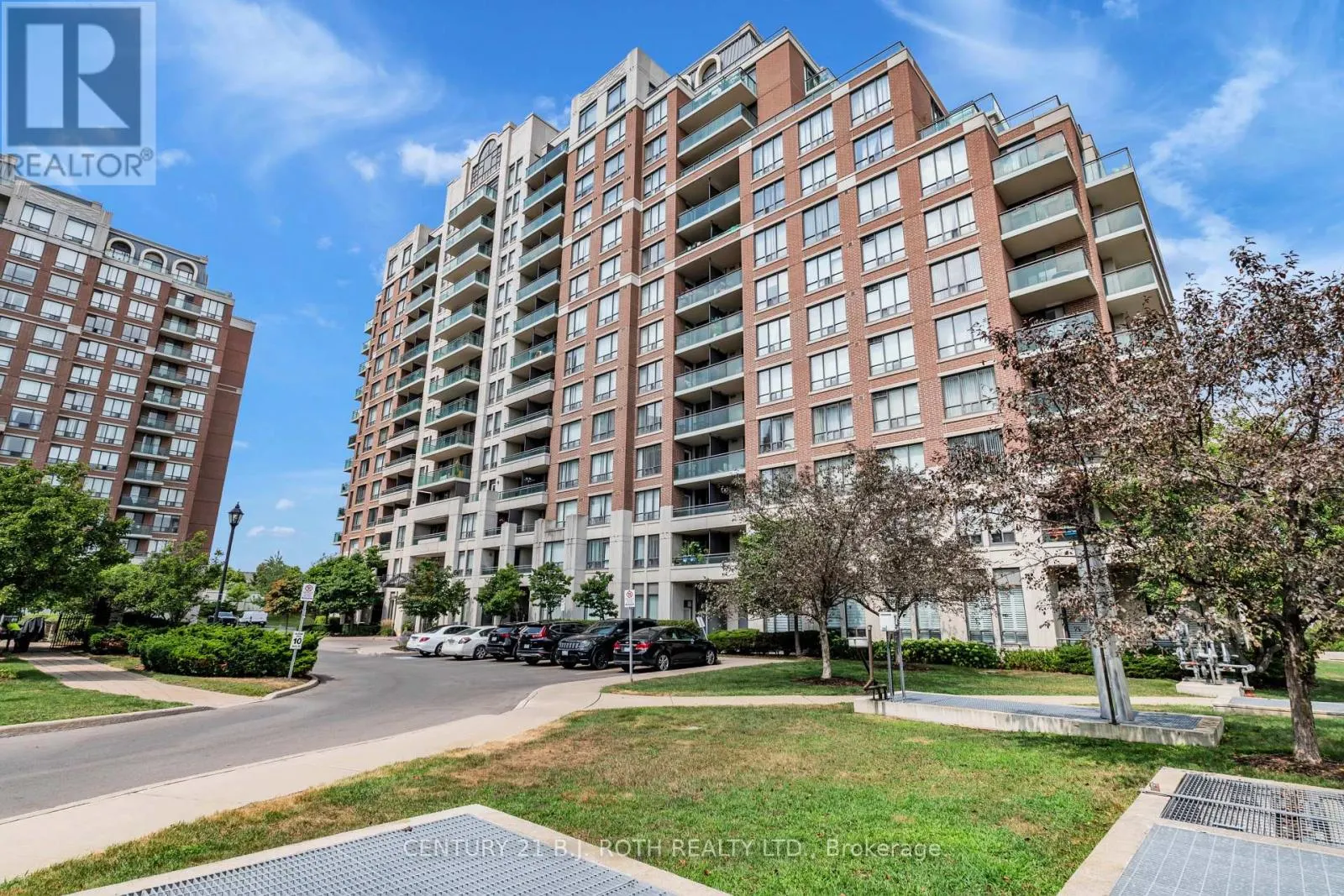 1202 - 350 RED MAPLE ROAD