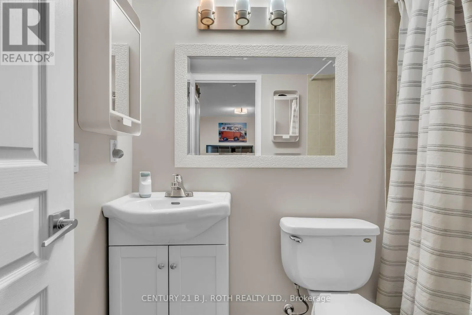 1202 - 350 RED MAPLE ROAD