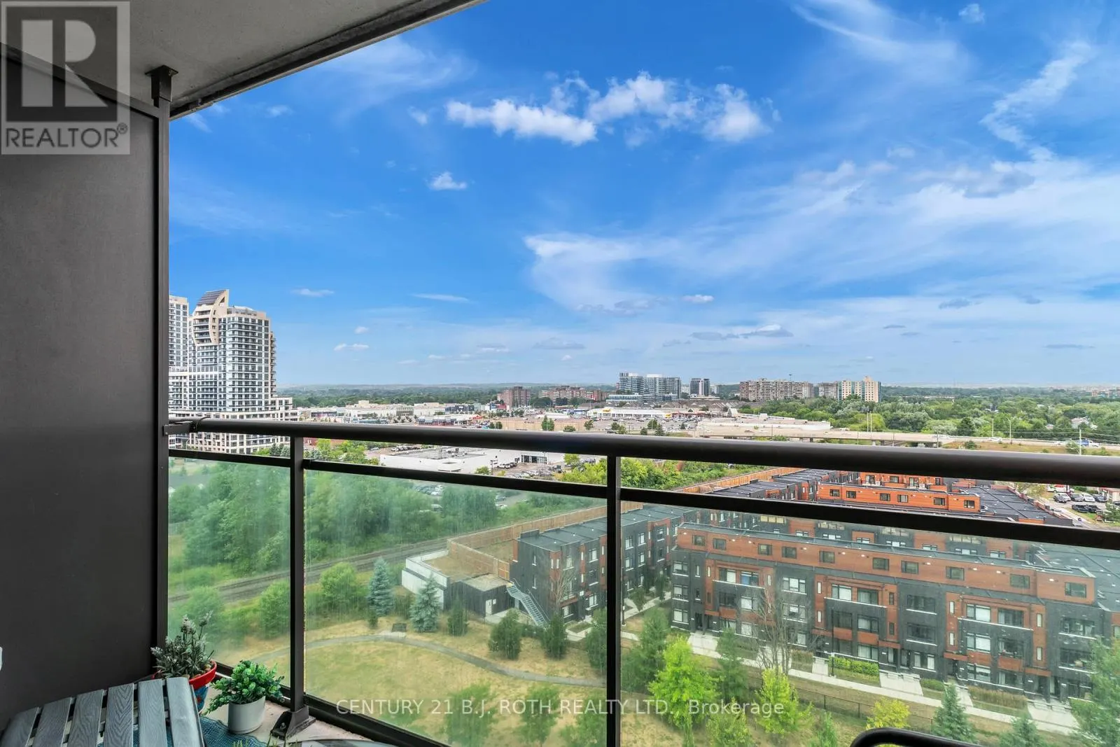 1202 - 350 RED MAPLE ROAD