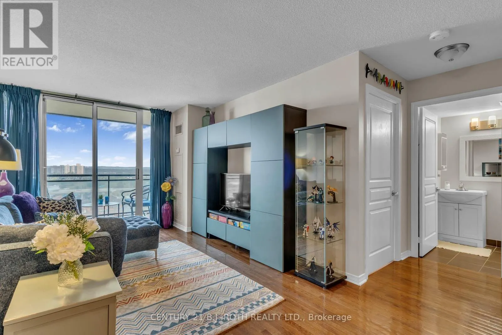 1202 - 350 RED MAPLE ROAD