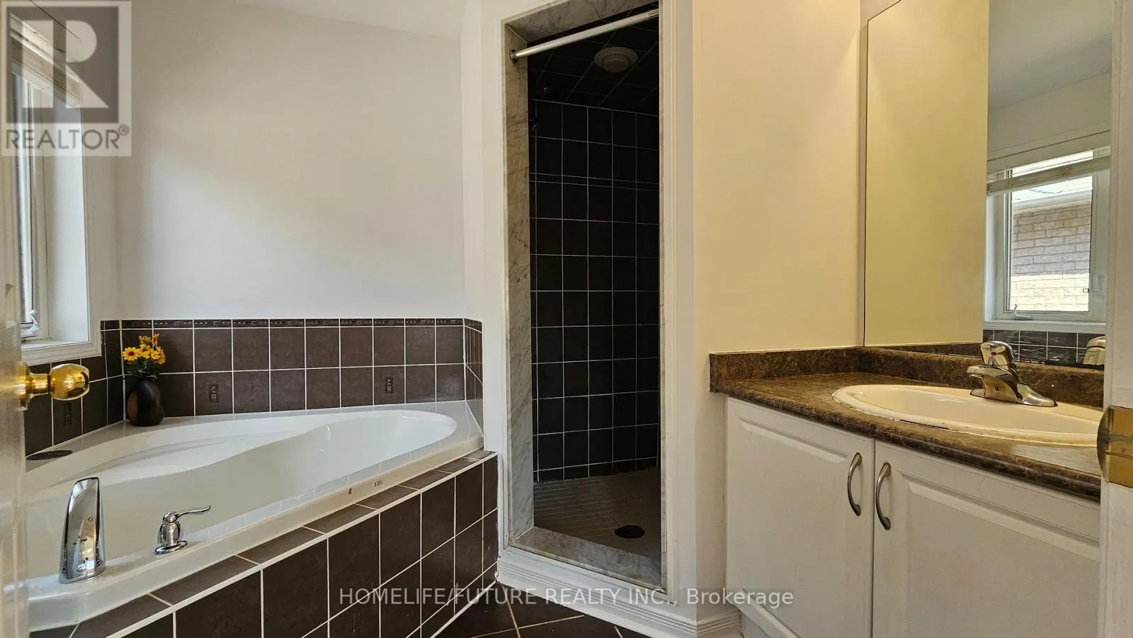 MAIN & 2 FLR - 107 JACK MONKMAN CRESCENT