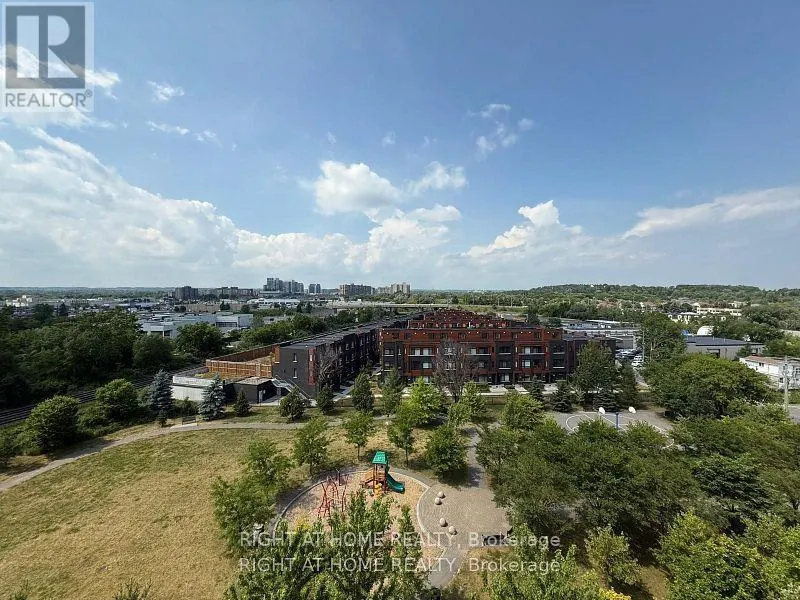 817 - 350 RED MAPLE ROAD