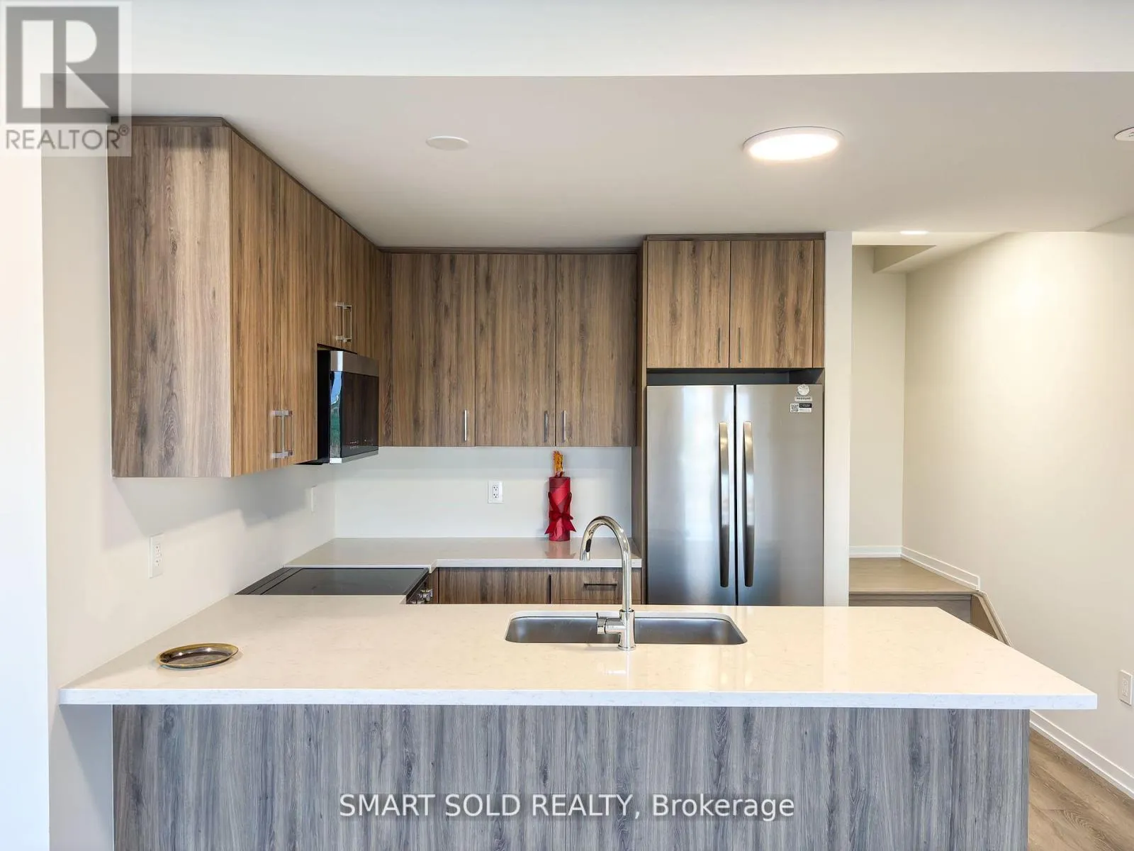 8 MATAWIN LANE