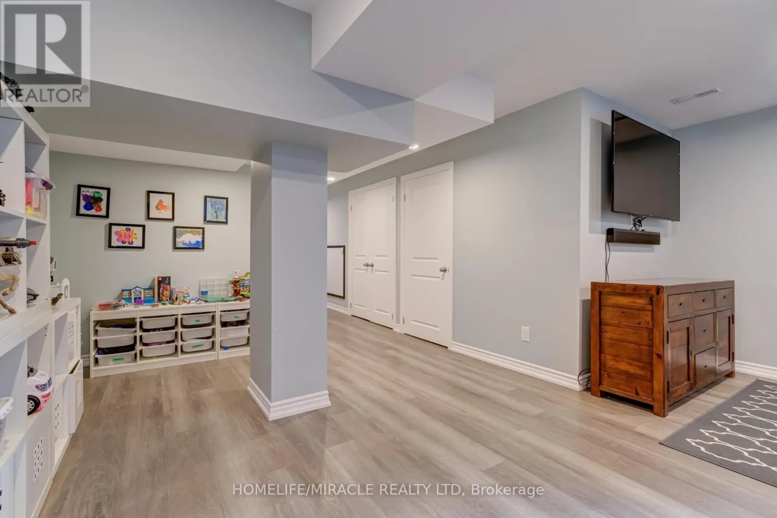 62 HOARD AVENUE N