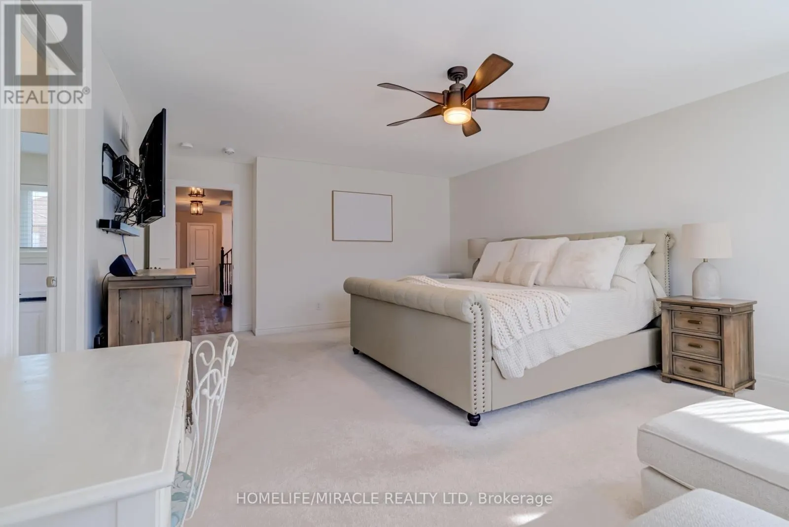 62 HOARD AVENUE N