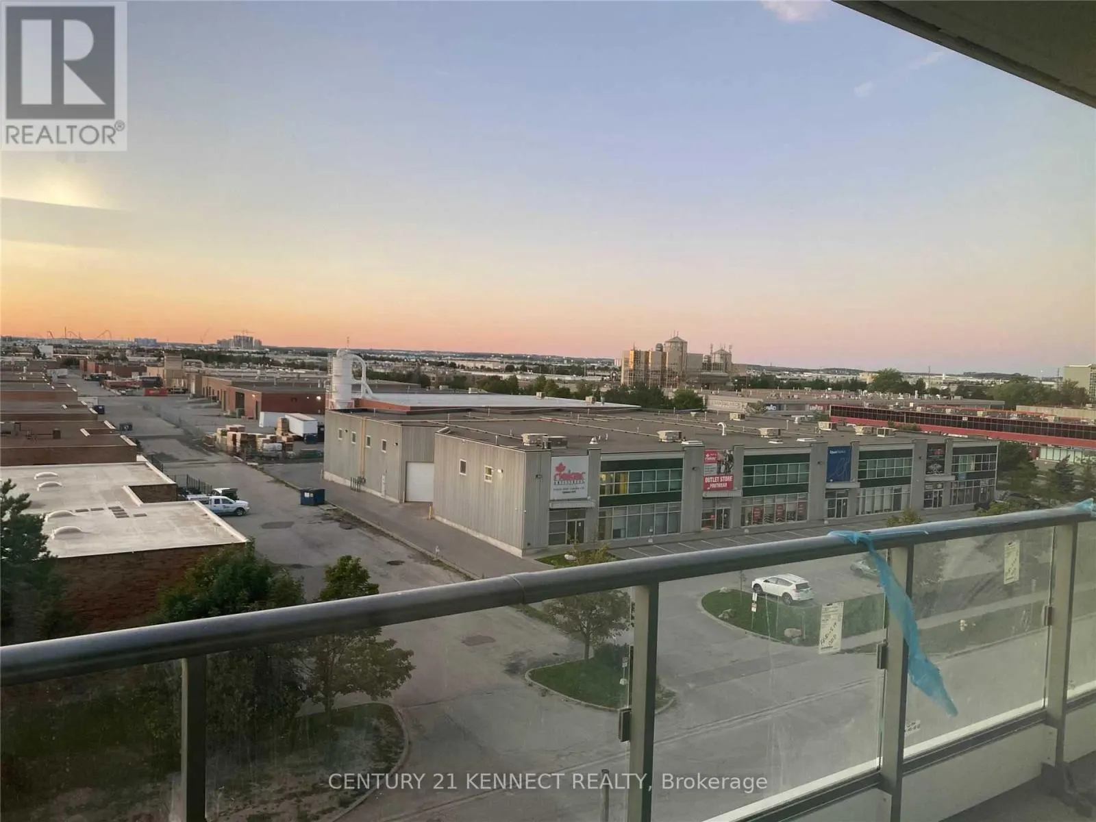 607 - 898 PORTAGE PARKWAY
