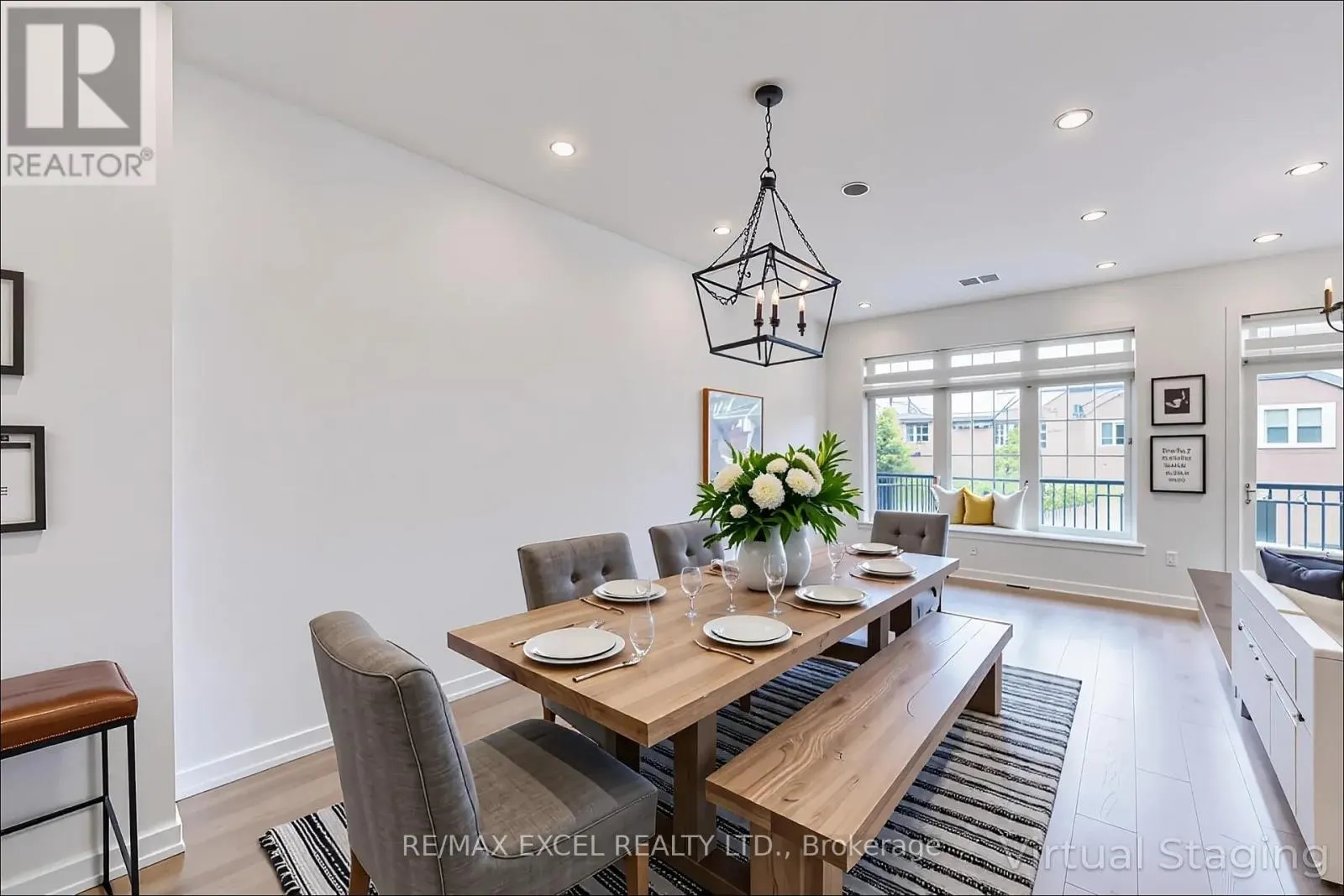 283 DUNDAS WAY