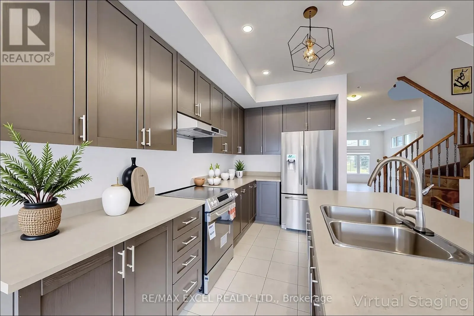 283 DUNDAS WAY