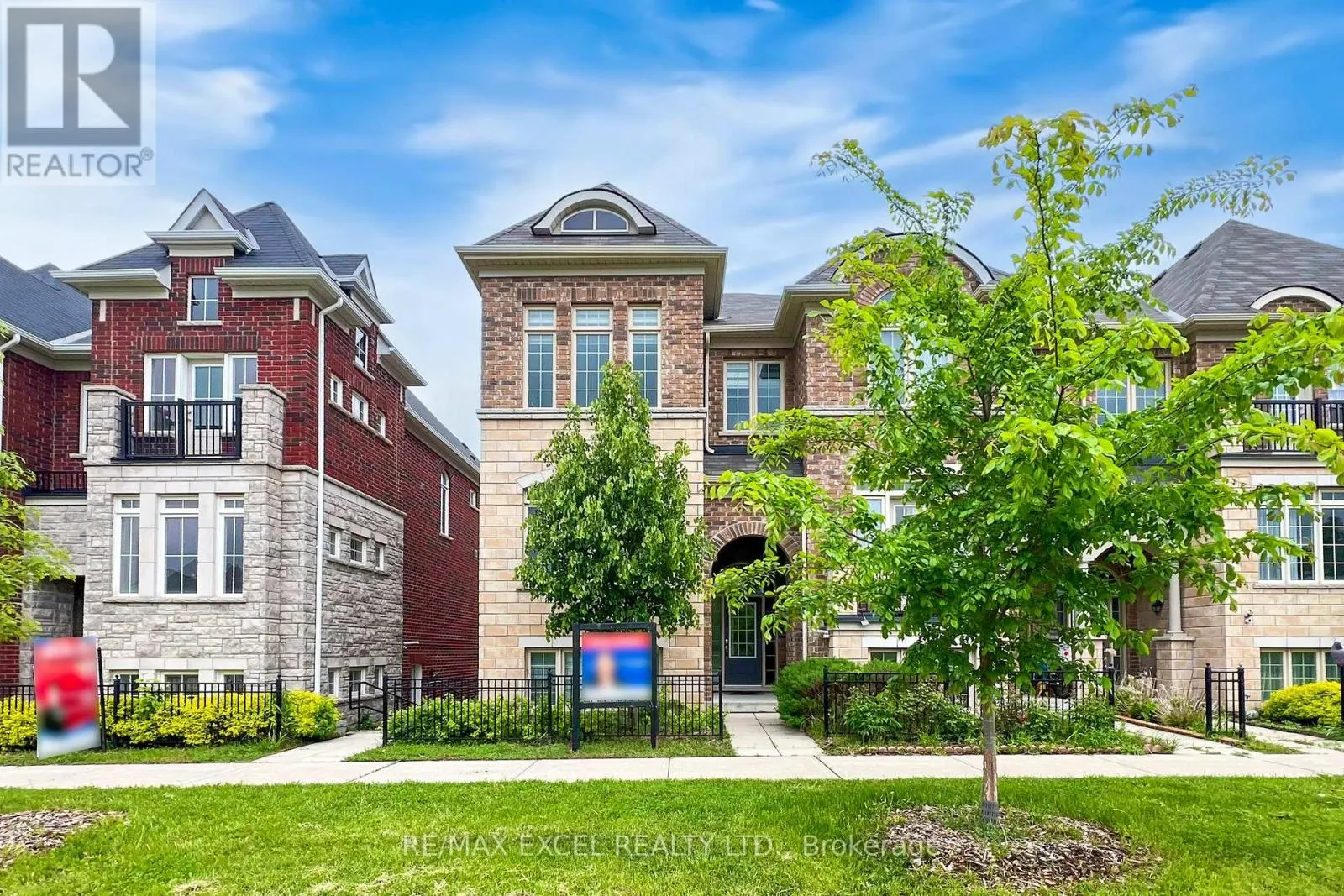 283 DUNDAS WAY
