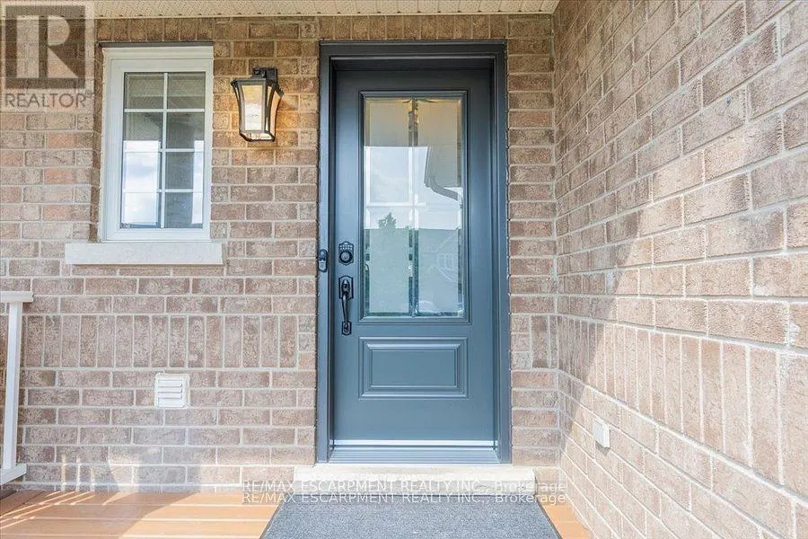 4 RUTHVEN CRESCENT