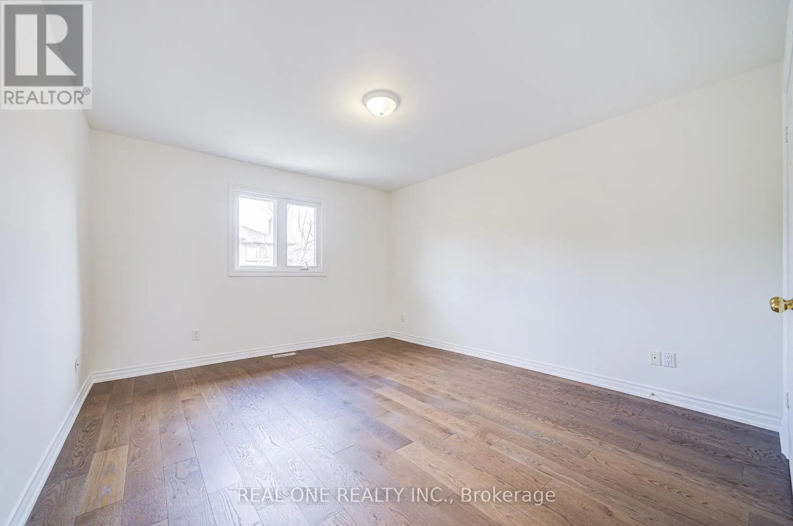 27 BINSCARTH CRESCENT