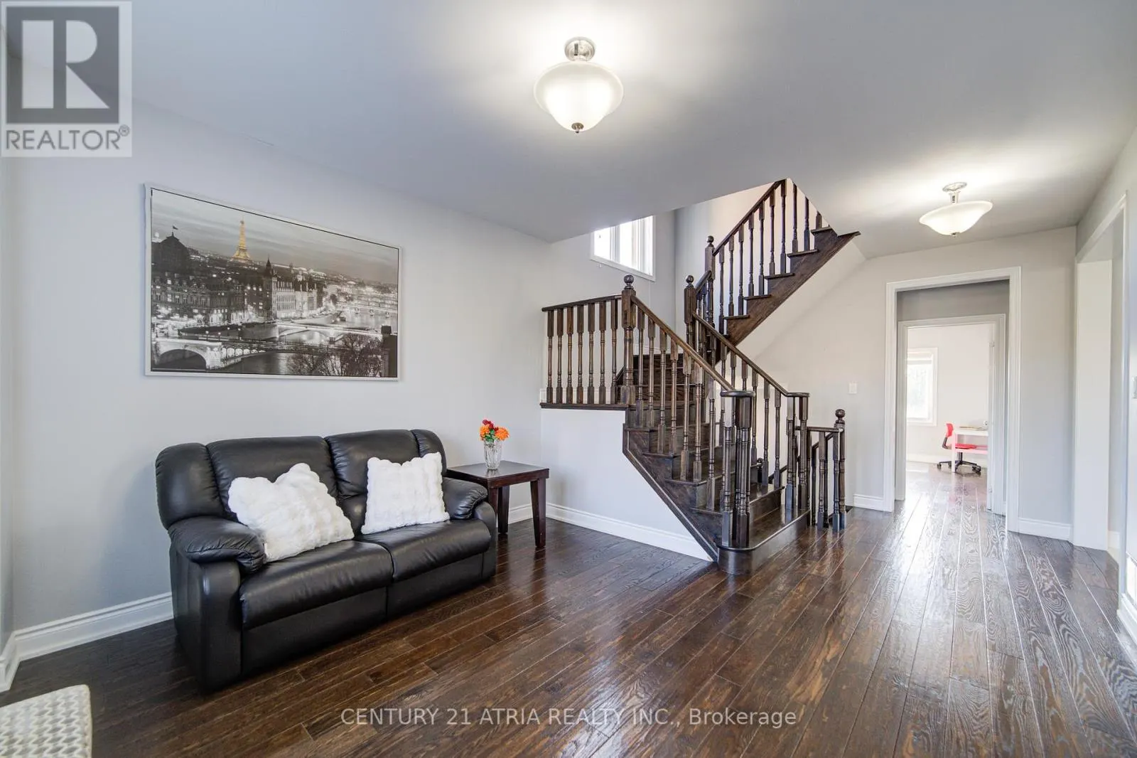 10 GLADYS ROLLING AVENUE
