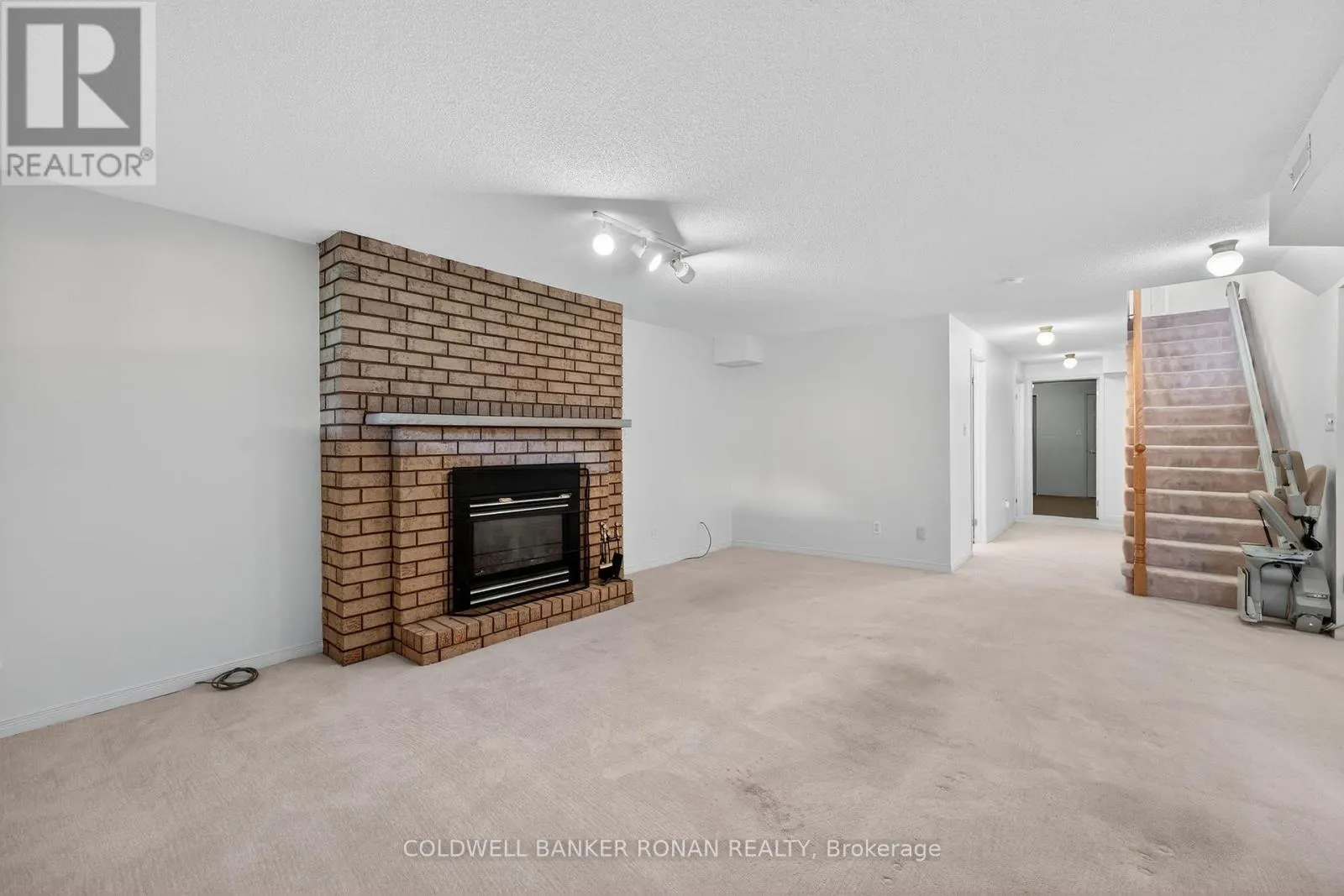 12 GLENWOOD DRIVE