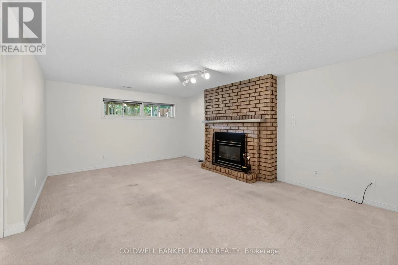 12 GLENWOOD DRIVE