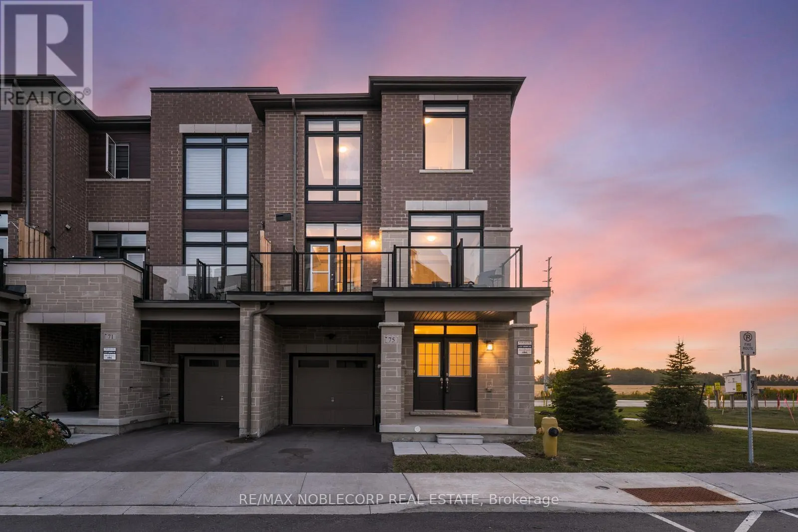 75 HOLYROOD CRESCENT