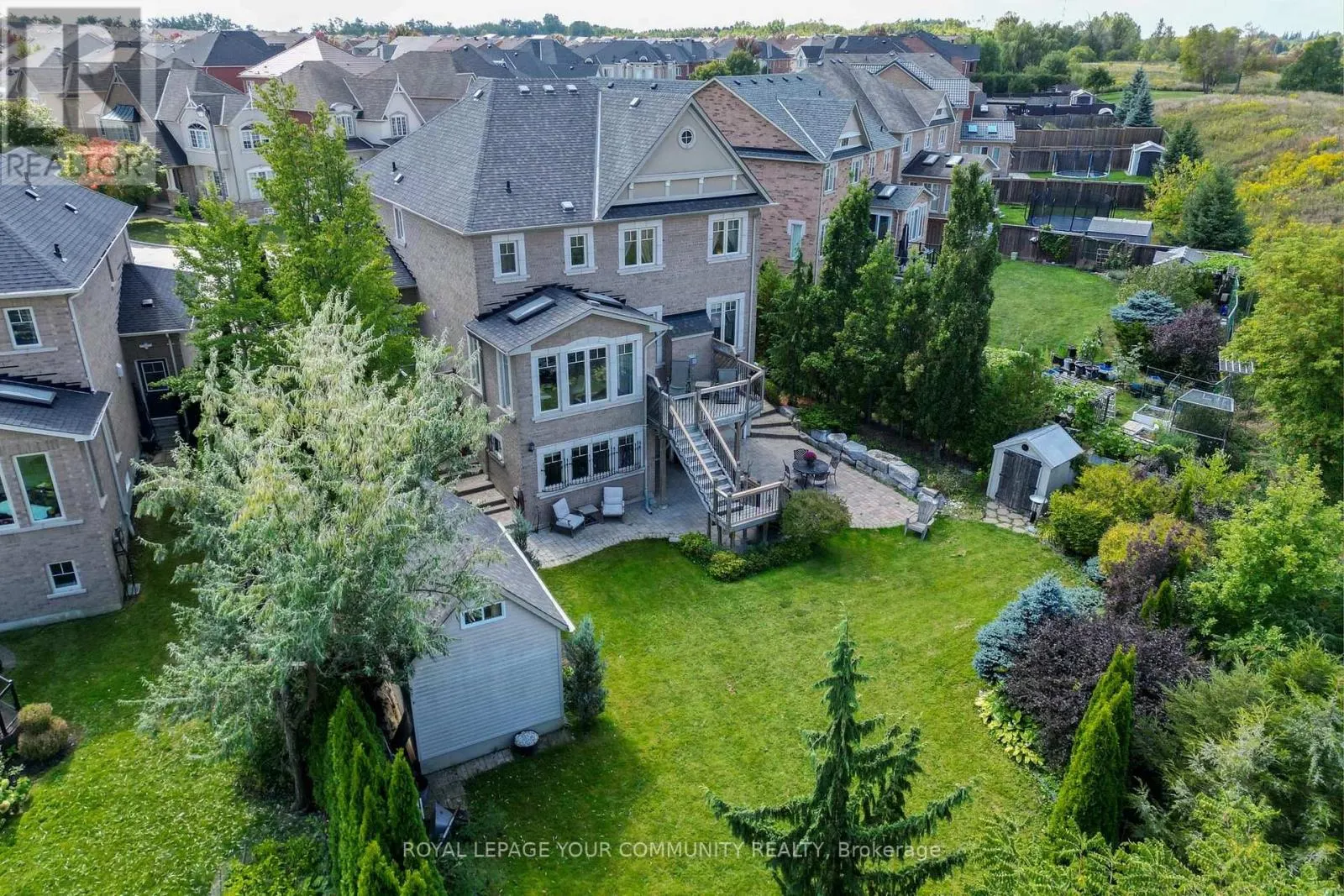 35 VANDERVOORT DRIVE