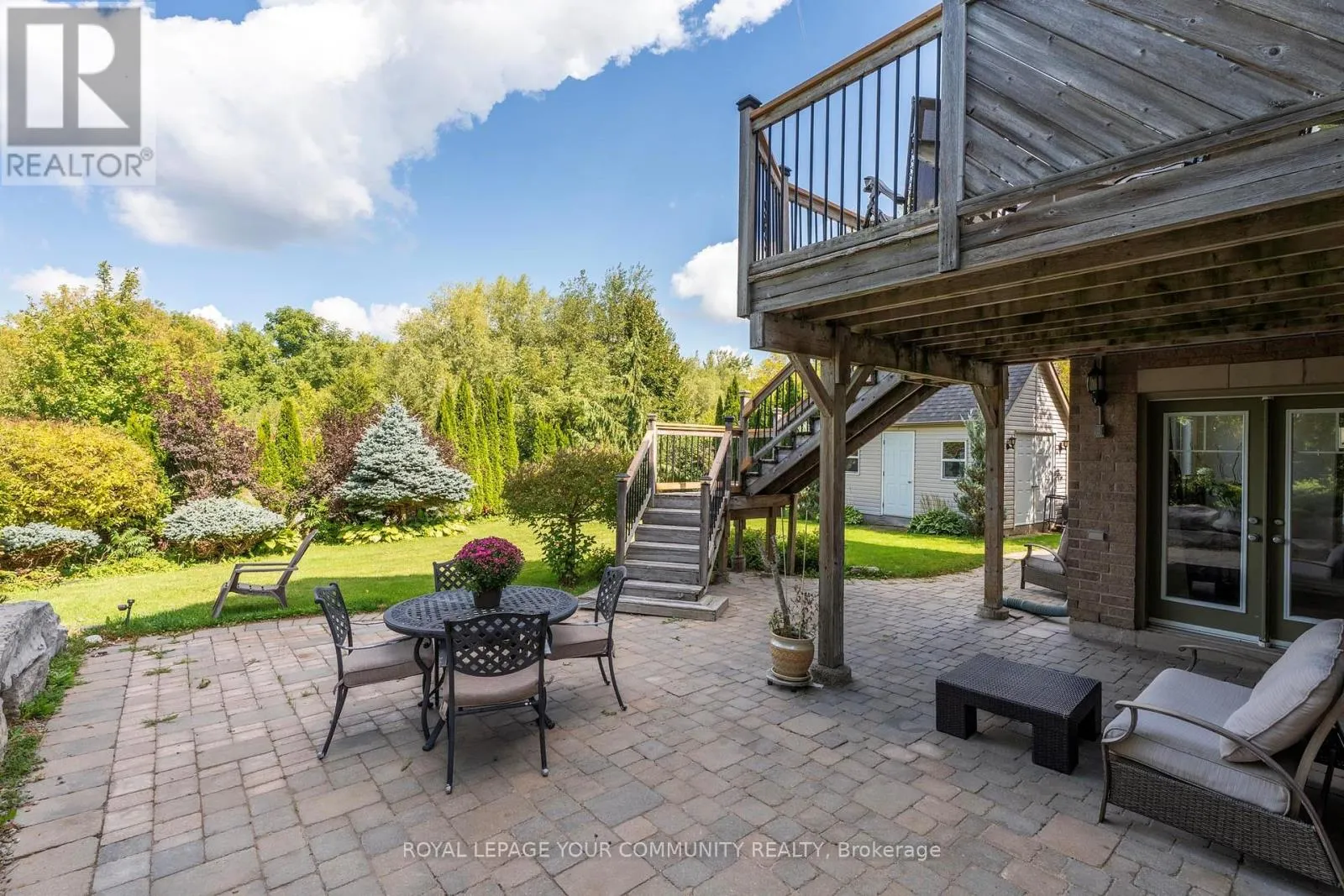 35 VANDERVOORT DRIVE