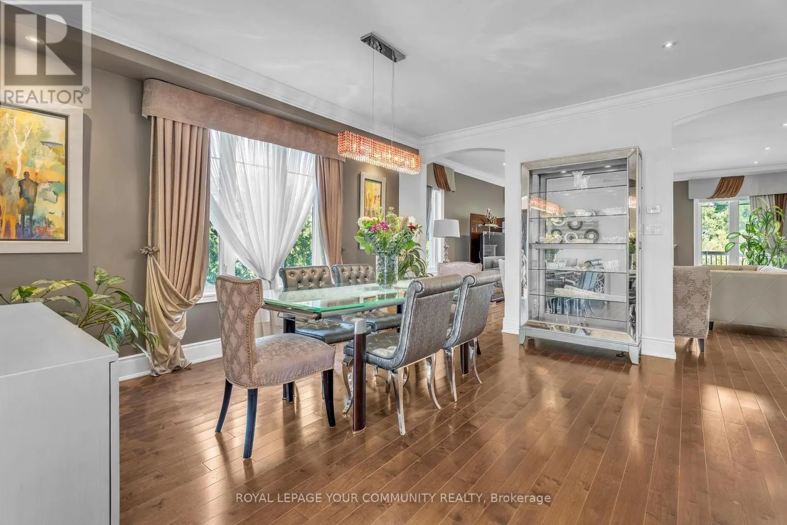 35 VANDERVOORT DRIVE