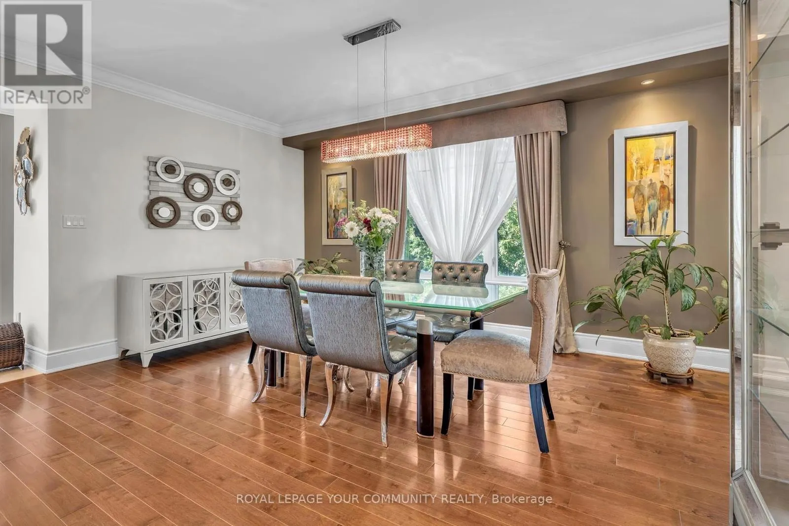 35 VANDERVOORT DRIVE
