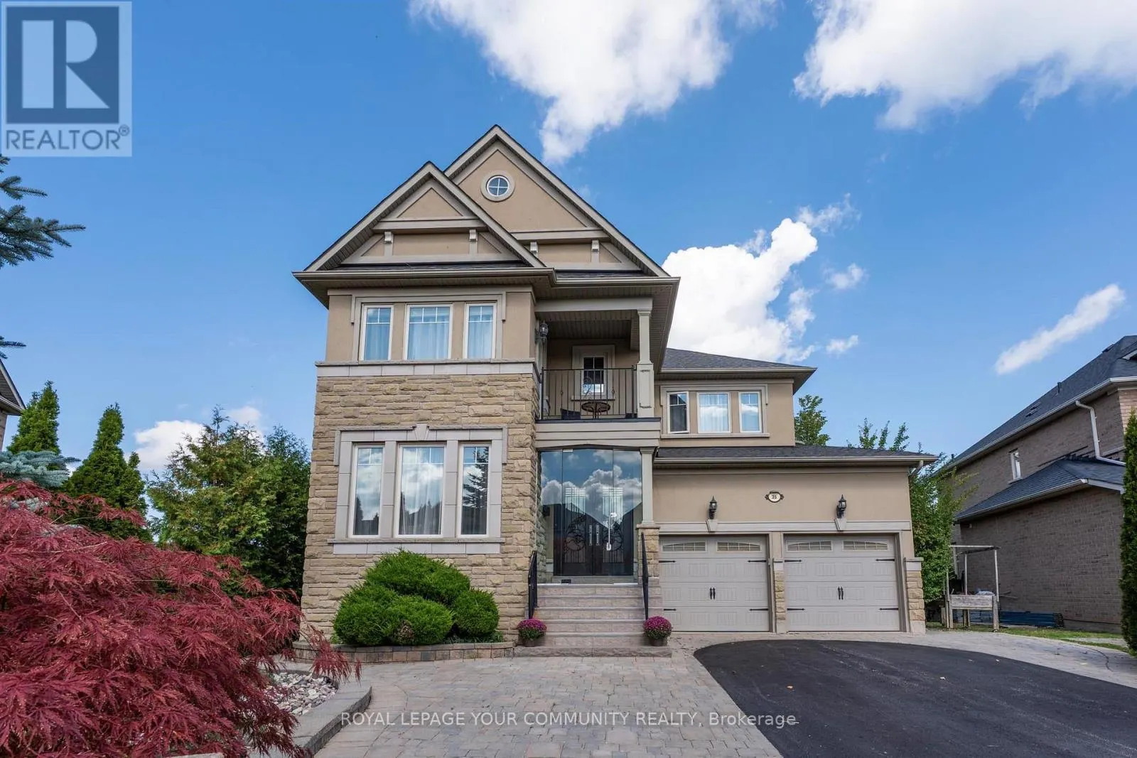 35 VANDERVOORT DRIVE