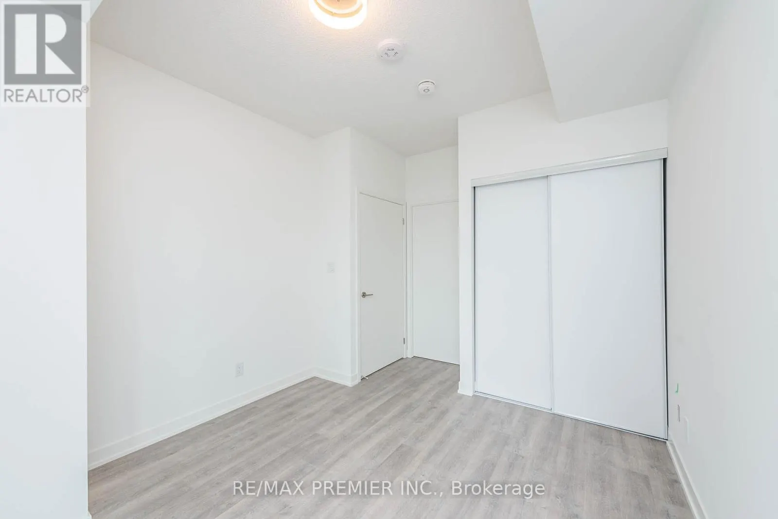 1116A - 8119 BIRCHMOUNT ROAD